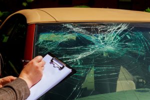 accident-voiture-parebrise-brisé